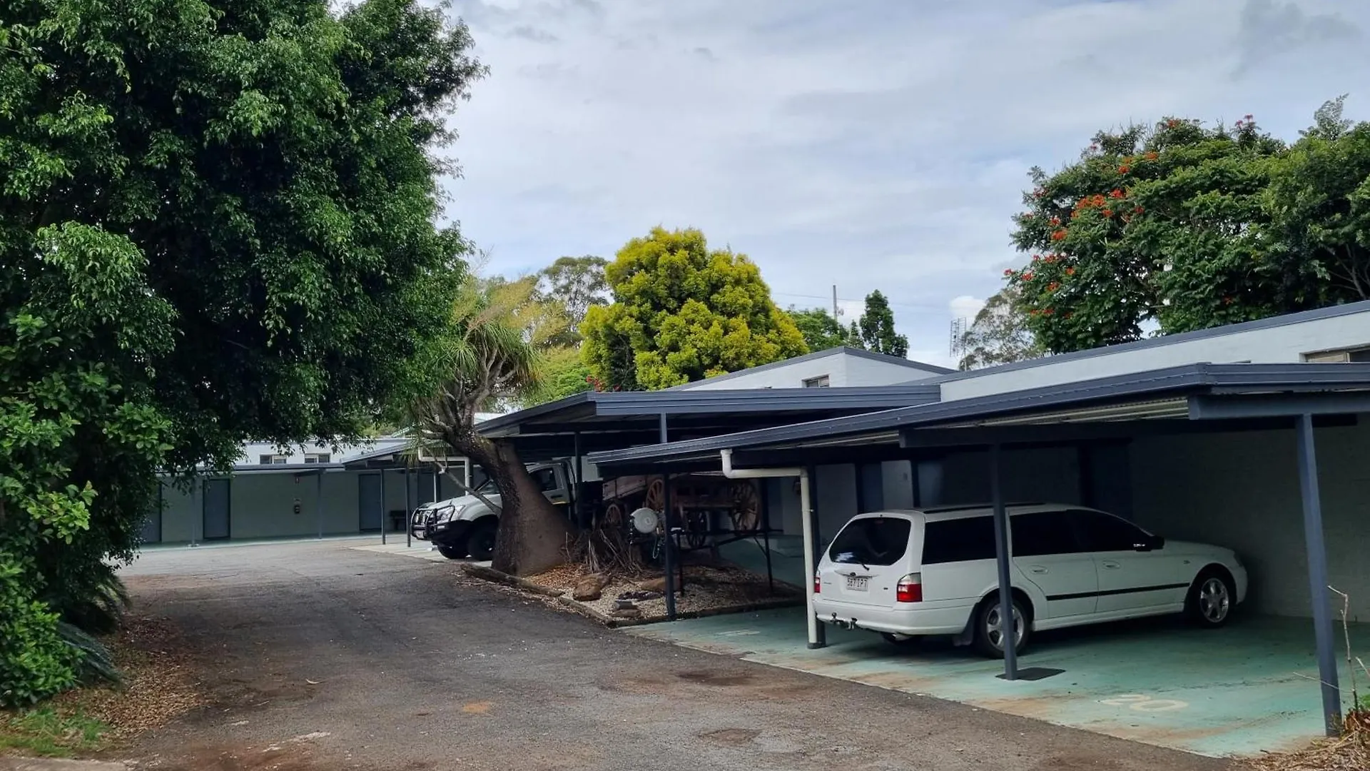Y Motels Yarraman 2*,