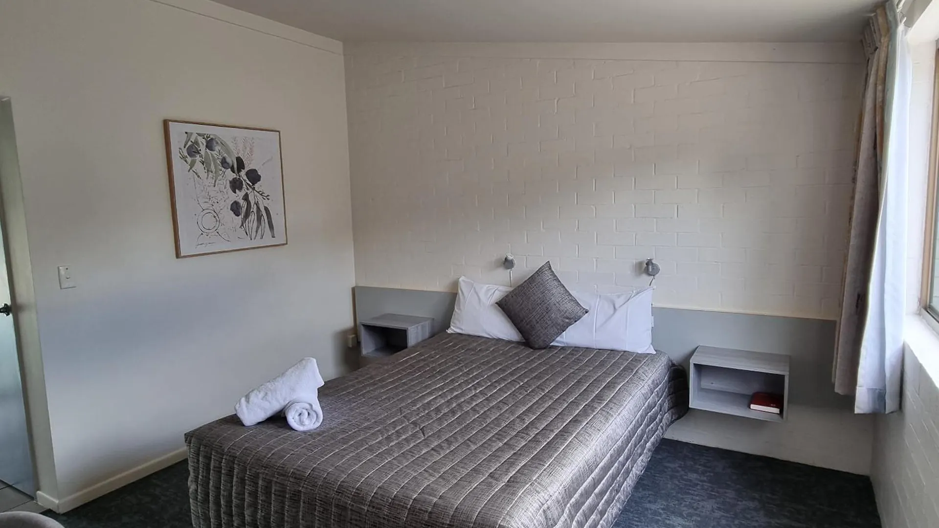 **  Y Motels Yarraman Australia